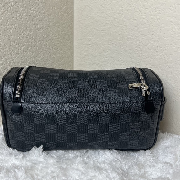 Louis Vuitton Damier Graphite Toiletry Pouch - Picture 2 of 9